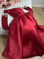 فستان ميكادو مطرز صدر كسرات