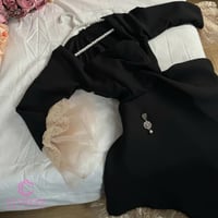 فستان اسود قصير للسهرة بأكمام تل رقيق وناعم