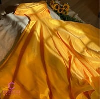 فستان سهرة أصفر ملكي فخم