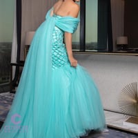 فستان سهرة تيفاني مطرز بالكريستال