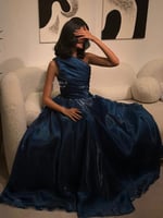 فستان نعومي