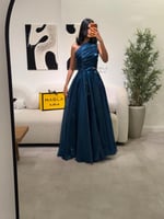 فستان نعومي