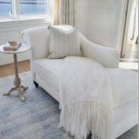 شيزلونج بتصميم انيق- أبيض