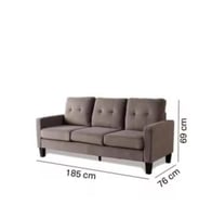 كنبة ثلاث مقاعد بلون بني عصري