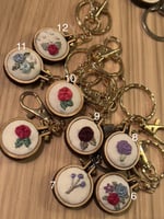 تطريز ميدالية صغيرة