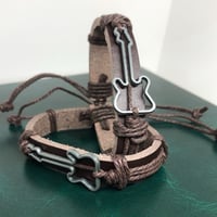 قيتار بني