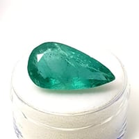 حجر زمرد زامبي (9.65) قيراط بشهادة