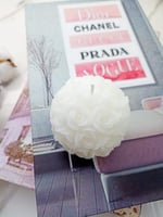 شموع كرة الورد (أبيض)