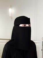 عرض نقابين نظارة + طرحتين ربط ثابتة