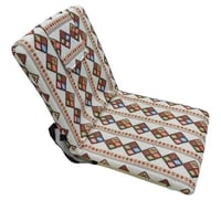 كرسي ارضي نجدي متعدد الألوان