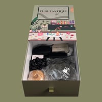 بوكس الادوات الذهبي للشعر الويفي والكيرلي