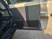 طاولة فن باب باترول اسود