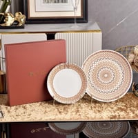 صحون حلا مكون من صحنين