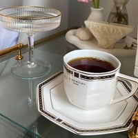 كوب جيفنشي مع صحن