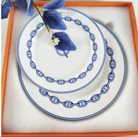 صحون حلا مكون من صحنين من هيرمز