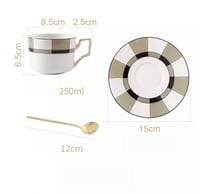 كوب بريطاني الشكل مع صحن وملعقه