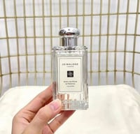 عطر انجلش بير اند فريزيا من جو مالون - او دي برفيو...