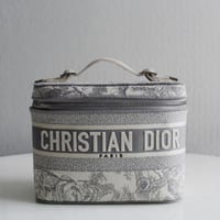 شنطة ديور رمادي