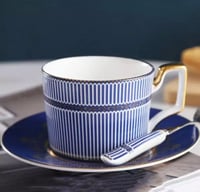 كوب قهوه أو شاي على الطراز الأوربي