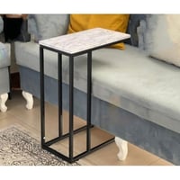 طاولة جانبية