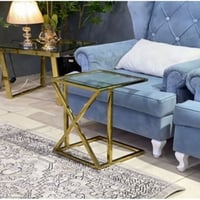 طاولة جانبية