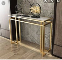 طاولة الكونسول