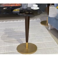 طاولة جانبية