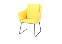 كرسي بمسند ذراعين قماش