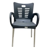 كرسي بلاستيك