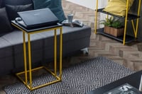 طاولة جانبية