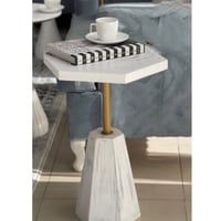 طاولة جانبية