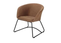 كرسي بمسند ذراعين قماش