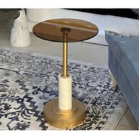 طاولة جانبية