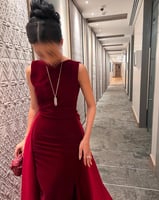 فستان سهرة عودي خامة مخمل معى ذيل تفته استرتش