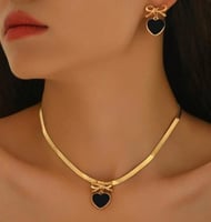 قوس أسود