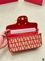 شنطة فالنتينو