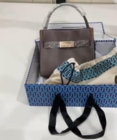 شنطة توري بورش