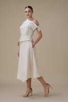 طقم ميدي بتصميم كتف واحد وتفاصيل ترتر أنيقة