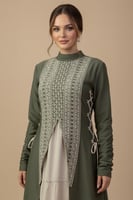 جلابية طويلة لون أخضر بتطريز تراثي