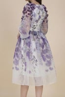 فستان قصير بطبعة أزهار