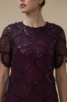 فستان دانتيل عنابي بتنورة بليسيه أنيقة