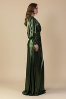 فستان طويل أخضر لامع درابيه