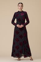 فستان احمر طويل بنقش ورود مخملية