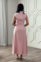 فستان درابيه مزين ببرروش ورد لون وردي