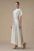 فستان سكري ميدي بقصة انسيابية وأكمام واسعة