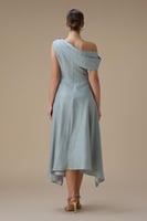 فستان ميدي ازرق بقصة كتف واحد