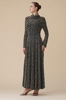 فستان اسود دانتيل بتطريز ذهبي