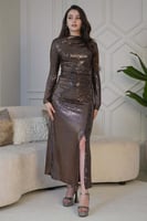 فستان لامع درابية بفتحة من الأمام لون بني