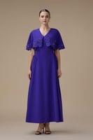 فستان بنفسجي طويل بكاب دانتيل أنيق