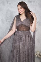 فستان سهره طويل بأكمام كيب لون بني فاتح